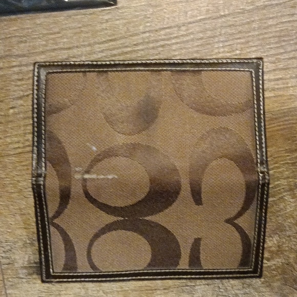 Coach vintage rose frames with case and cleaning cloth /ck book cover 🤎 - Picture 9 of 11